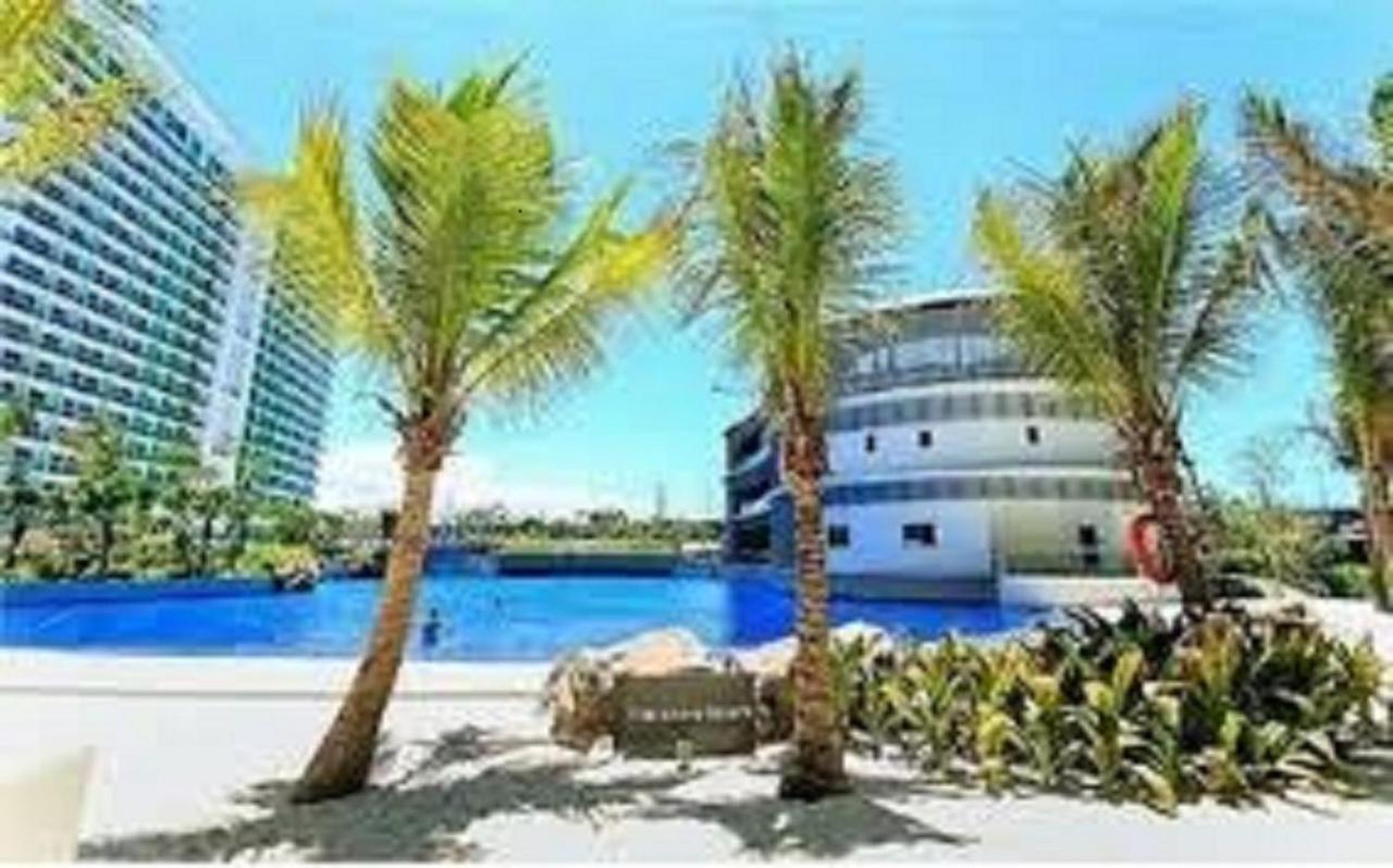 Azure Urban Resort A4 Near Airport Mall With Wavepool Paranaque City Exterior photo