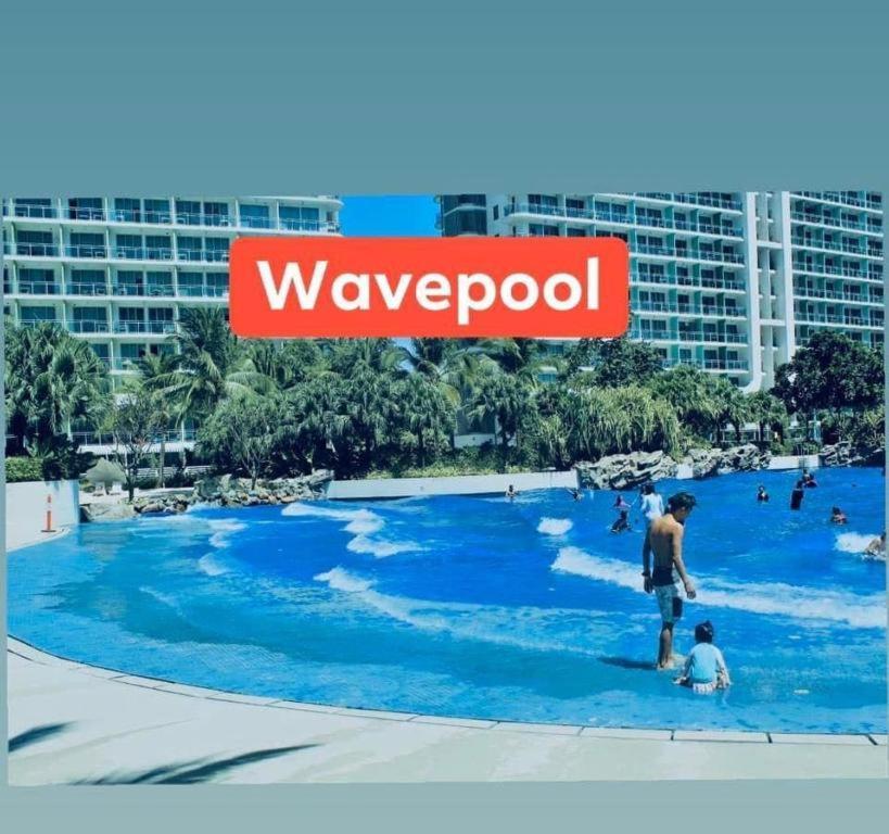 Azure Urban Resort A4 Near Airport Mall With Wavepool Paranaque City Exterior photo